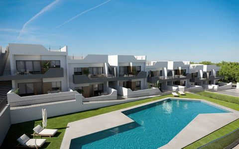 Bungalows te koop in San Miguel de Salinas, Costa Blanca Het project bestaat uit 42 woningen van 2 en 3 slaapkamers met 2 badkamers, optie van gelijkvloerse woningen met tuin of eerste verdieping met solarium. Op het zuiden gelegen. De urbanisatie he...