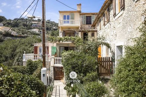 In the highly sought-after residential area of Gairaut, this charming 3-bedroom house with an independent studio offers unbeatable views over the town, the hills and the sea. On the first floor, you'll find a cosy living room with a stone fireplace c...