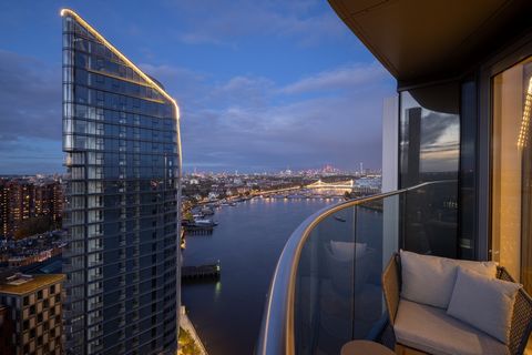 Stunning 4-bed apartment at the 13th floor of a high spec building with breathtaking views across the River Thames and the London Skyline. Great for living, investing, or just a lock-up-and-go pied-a-terre located on an envious position next to Chels...