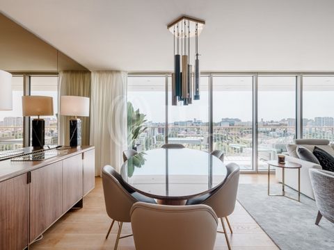 Brand new 3-bedroom apartment with a total gross private area of 172 sqm, a 36 sqm balcony, three parking spaces, and a storage room in the Infinity Tower, Lisbon. Located on the 20th floor of the City block, the apartment consists of a 36 sqm living...