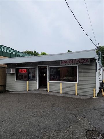 In business over 50 years, this staple in the community has been serving pizza and other Italian specialties to local residents in long standing family traditions. Structure is located on the very busy Route 6, which connects Northern Westchester tow...