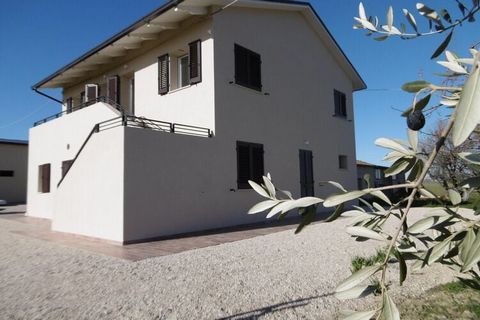 This beautiful farmhouse is the ideal place for those looking for a relaxing holiday in the green hills of the Marche, without giving up the sea or the fun of the coast. The farmhouse offers bright environments, in a modern and tastefully furnished b...