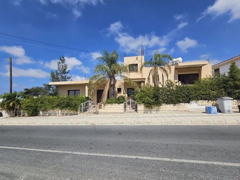 Three Bedroom Detached Villa with Studio Annex For Sale in Geroskipou, Paphos with Title Deeds The lovely property is located on a decent size plot of land in the beautiful area of Geroskipou. The villa is located close to all amenities and close to ...