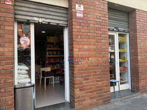 GIVA05 - Girona, local; Discover this excellent premises for sale in a privileged location in Girona. At 40 m2, this versatile space is ideal for a variety of businesses. It has a bathroom and offers the possibility of installing a smoke outlet, whic...