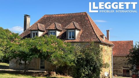 A31224LC24 - A lovely detached stone house benefitting from in/out driveway with large detached barn and an old house for renovation with adjoining barn. Set in a peaceful countryside location surrounded by nature. The property is in a good condition...