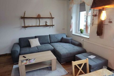 Diese Ferienwohnung hat einen Garten, einen Grill, kostenloses WLAN und kostenlose Privatparkplätze. Diese Ferienwohnung mit 1 Schlafzimmer ist ausgestattet mit einem Wohnzimmer mit einem Flachbild-TV, einer voll ausgestatteten Küche und 1 Badezimmer...