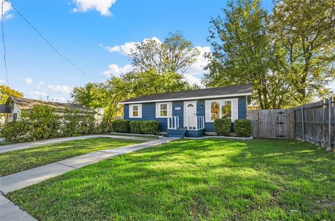 Welcome to this charming 3-bedroom, 1-bathroom gem. This home, previously utilized as a successful Airbnb, comes fully furnished and offers a perfect blend of comfort and style. The three bedrooms provide a retreat for relaxation, each tastefully fur...