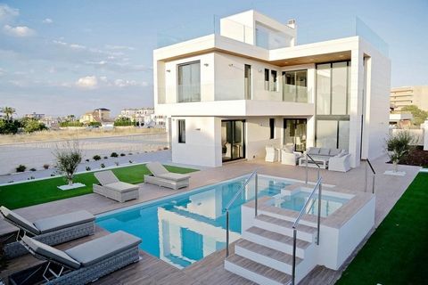 FANTASTISCHE NEUBAU 3 SCHLAFZIMMER-VILLA IN CAMPOAMOR~~Moderne Neubauvillen in der beliebten Küstenstadt Campoamor, Orihuela Costa. ~~Das Anwesen besteht aus 3 Etagen, einem sehr geräumigen Keller mit Platz für mehrere Autos und einem weiteren großen...