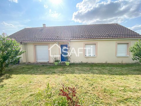 Située à Mamers (72600), cette maison charmante bénéficie d'un environnement calme et recherché. Proche des écoles, du collège et du lycée, elle offre une localisation idéale pour les familles. Les 970 m² de terrain offrent un espace extérieur agréab...