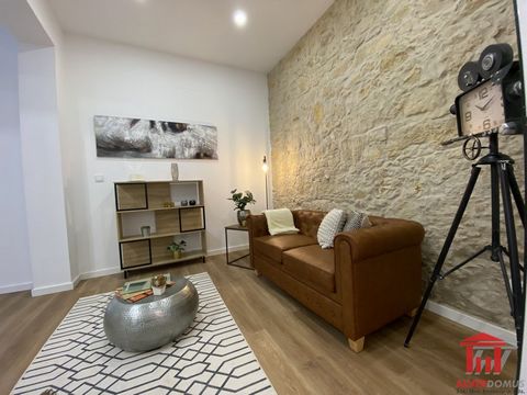 Excellent 2 bedroom apartment with patio in São Domingos de Benfica Located in a family, residential neighborhood with several points of commerce and services. Traditional commerce, design and furniture shops, cafes and restaurants Central area, easy...