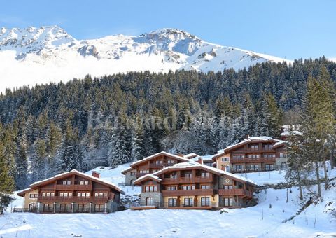 Idealiskt beläget vid foten av sluttningarna i Club Med de Valmorel, har denna fastighet en vacker utsikt över de omgivande bergen. Denna magnifika Chalet - Lägenhet fullt möblerad med smak och dra nytta av förstklassiga tjänster kommer att förföra d...