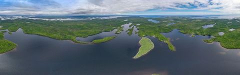 Appel à tous les clients exclusifs et aux chercheurs d’îles ! Voici votre chance de posséder un coin de paradis sur l’époustouflant Grand Lac au Cap-Breton, en Nouvelle-Écosse. Bénéficiant d’un front de mer immaculé de 4000 pieds (1,22 km) et de 15,5...