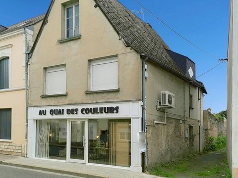 À vendre : Charmante maison avec salon de coiffure et appartement à l'étage Cette propriété offre une opportunité unique d'investissement. Au rez-de-chaussée, vous trouverez un salon de coiffure entièrement rénové, actuellement loué et offrant un rev...