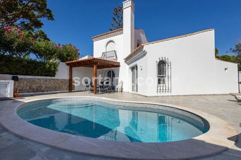 Fantastisches Doppelhaus mit zwei Schlafzimmern in Dunas Douradas! Diese exquisite Villa mit zwei Schlafzimmern bietet eine Kombination aus Komfort und Strandnähe. Das offene Wohnzimmer und die ausgestattete Küche sind perfekt mit dem Wohnzimmer verb...