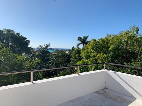 Playacar Phase 1 villa for sale steps to the beach.  Beautiful spacious and full of light.  4 Story House with 4 Bedrooms plus TV/Living Room that's sits on a 360 square meter lot with 350 Square meters of construction.  Phase 1 Playacar at a great p...