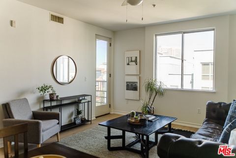 Welcome to your urban oasis nestled in The Mura building located in the desirable Arts District, experience this one-bed, one-bath unit offering the perfect blend of contemporary style and city living. This meticulously kept residence recently was re...