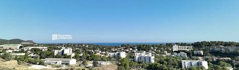 A quelques minutes de toutes les commodités, des écoles, collèges, lycée, du centre-ville, de la gare et de la liaison Aéoroport Nice-Côte-d'Azur sans oublier les plages de Boulouris. T4 79m2 composé d'une entrée avec placard d'accueil, un séjour/cui...