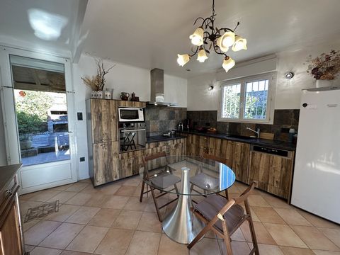 Maison familiale idéale dans un village populaire