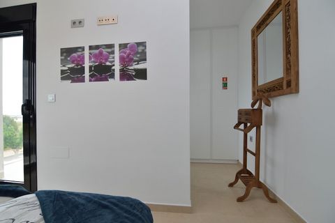 This secluded holiday home is in San Pedro del Pinatar is ideal for a family. It can accommodate 6 guests and has 3 bedrooms. This property has a private swimming pool for you to enjoy and relax after a tiring day and a roof terrace. The home is only...
