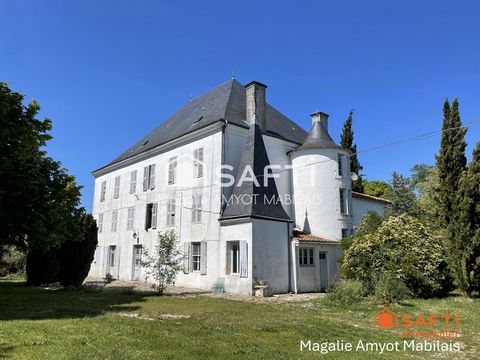 Potentiel Rare > manoir + maisons - à rénover -