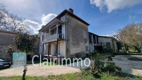 Maison en pierre avec d&#233;pendances