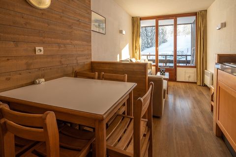 This cozy and modern apartment in Morillon offers 27 m² of living space and accommodates up to 5 guests. Located right at the foot of the ski slopes, the apartment offers beautiful views of the surrounding slopes. Perfect for families, the property i...
