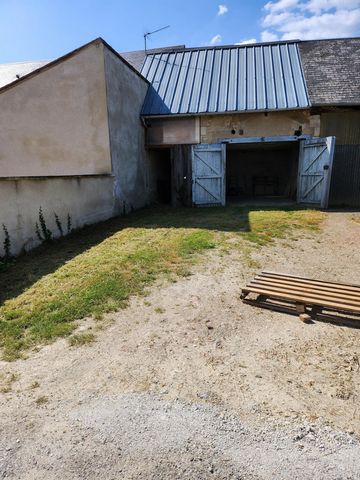 Vends un grand garage de construction en pierre. Possibilité d'aménagement selon votre besoin. A visiter. Je reste à votre disposition. N'hésitez pas à revenir vers moi. Les informations sur les risques auxquels ce bien est exposé sont disponibles su...