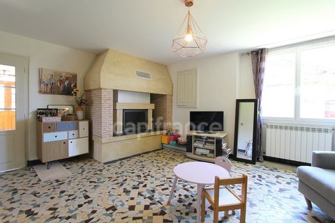 Maison à vendre 226 m², 8 pièces et terrain de 1295 m² - ARZACQ ARRAZIGUET (64)