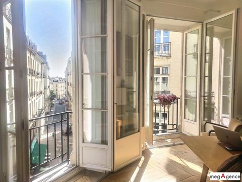 GRASLIN – BOURGEOIS AVEC CAVE GRENIER, PARKING À 200 M