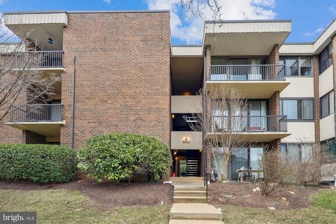 Please note that while your GPS may direct you to the side gate, which is locked, the main gate on Georgia Ave is the correct entrance to access the community. This freshly painted top-floor condo with a balcony is in a prime location! Just a short w...