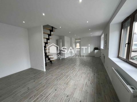 Hersin-Coupigny : Maison Rénovée, Prête à Vivre ! Découvrez cette charmante maison de 65 m² entièrement rénovée et parfaite pour un jeune couple ou une petite famille. Dès l'entrée, vous serez séduit par une pièce de vie lumineuse de 38 m² au rez-de-...
