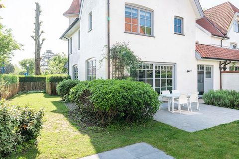 1.5 km from the sea - 4 bedrooms - sleeps 9 The spacious Normandy villa Morgenlicht (240m²) with 4 bedrooms is quietly located in the picturesque village of St-Idesbald. It is spacious, luxurious and functionally furnished. Everything you need for a ...
