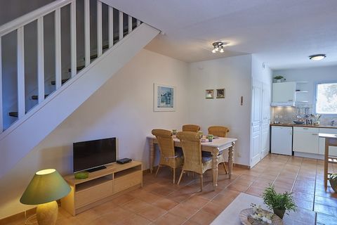 Relaxed Provençal Living at Jardin du Golf Tucked away on the edge of Nans-les-Pins, this charming villa in the exclusive Jardin du Golf resort offers a tranquil escape in the heart of Provence. Set within a private, gated community surrounded by lus...