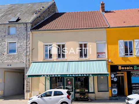 Immeuble en pierre au coeur du bourg de Génelard