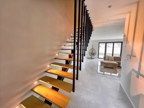 Maison 8 pièces 215 M2