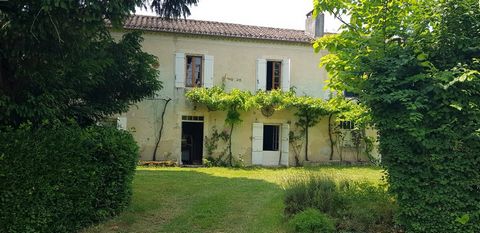 MAISON DE VILLAGE AU CHARME INDENIABLE