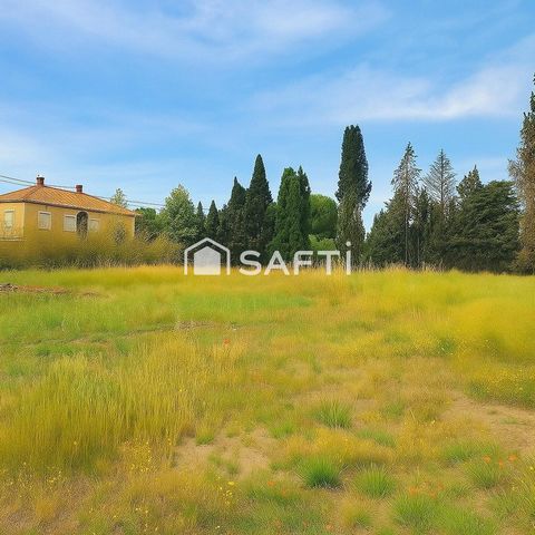 Terrain nue viabilisé (818 m2) avec permis de construire validé pour " villa prestige " - Possibilité de " Villa clé en main "
