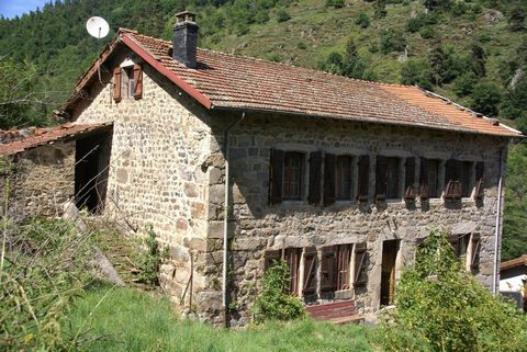 Grande maison en pierre