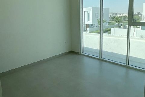 Spacieuse maison de ville de 4 chambres dans la vallée   Confort moderne dans une communauté familiale   Entrez dans le confort et le style avec cette maison de ville de 4 chambres magnifiquement conçue située dans The Valley, l’une des communautés f...