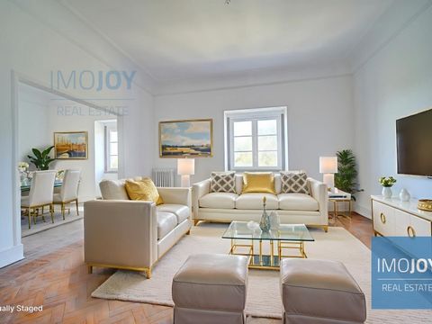 Appartement met het potentieel om naar wens te rehabiliteren, gelegen in een van de meest prestigieuze lanen van Lissabon. Deze ruime woning met 8 kamers ligt aan de Avenida Sidónio Pais, in het hart van het belangrijkste deel van de stad, direct teg...