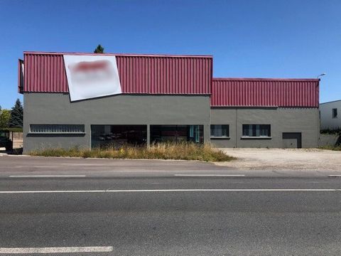 Bâtiment commercial avec excellente visibilité