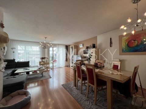 +++Veuillez comprendre que nous ne répondrons aux demandes de renseignements qu’avec des renseignements personnels COMPLETS (adresse, numéro de téléphone et courriel complets)+++ Maison jumelée de charme ! Cette maison d’une beauté fantastique et par...