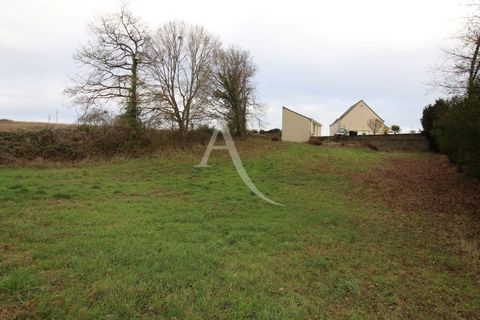 5 minutes from Chenonceau train station, in a quiet and pleasant environment. Building plot of 871 m² and 20.61 meters of façade. Shops and school nearby.