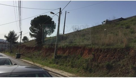 Land for construction of 2-storey building + basement with two fires or bi-family villa. Implantation area of 112m2 and gross construction area of 312m2: Housing - 200m2 Basement - 100m2 Annex - 12m2 The land is very well located in Vialonga, close t...