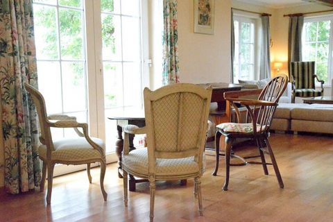 This house in the Daverdisse area in Ardennes is an 8-bedroom villa that can easily accommodate 14 people, and comes with a large garden and terrace. The forest of Daverdisse is only 500 m away from the villa, as is the river la Lesse. You can rent a...