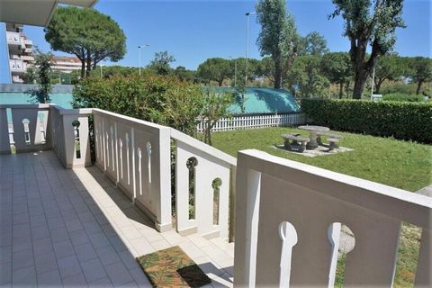 Stay in this beautiful holiday home with an attractively furnished garden, a terrace, and attractive surroundings. It is ideal for families, friends, or couples and offers access to a communal swimming pool (open from May to September). The region ar...