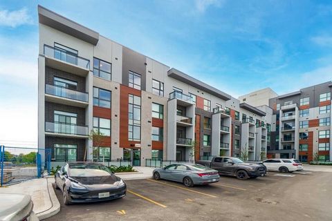 Welcome To 5 North In Oakville!. Tons Of Builder Upgrades Include: Stainless Steel Appliances, Quartz Counters In Kitchen, 9 Foot Smooth Ceilings Throughout, Smart Automation, Keyless Entry & Great Amenities: Gym, Party Room,, Min. To Go Train & Hwy ...