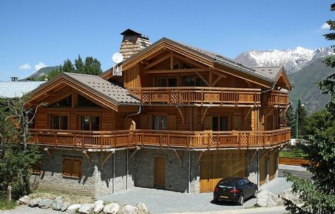 De 2 Alpes is een dynamisch en sportief skiresort in Isère, op de drempel van de Oisans region en het nationaalpark Ecrins. U geniet hier maximaal van de sneeuw van de Noordelijke Alpen en het bevoorrechte klimaat van de Zuidelijke Alpen. Het heeft e...