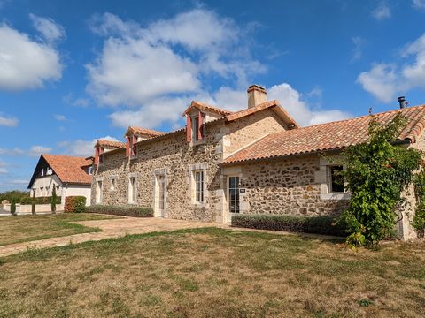   Close to a village with minimarket, a gîte complex with a 4 bedroom main house (just over 200 m² of living space) offering spacious rooms, 4 gîtes (61m², 64m², 65m² and 91m ²), a reception room (approx. 90m²), outbuildings (approx. 600m²), a swimmi...