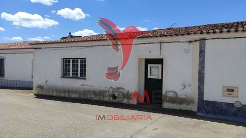House T2 to recover in Selmes - Vidigueira This villa with a typical Alentejo trait with access to two streets, consisting of two bedrooms (one interior), a toilet, living room, kitchen, pantry, storage, garage and backyard with some trees and shrubs...